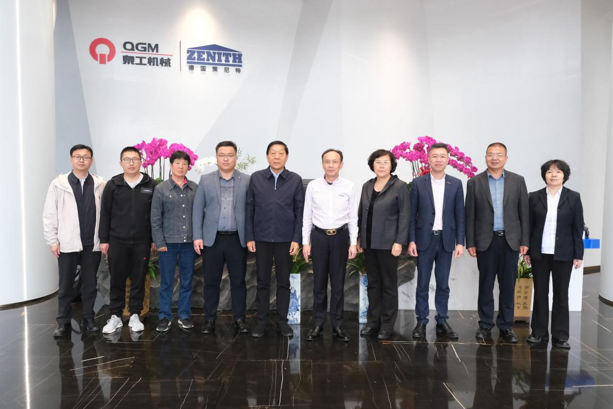 新疆建材行业协会一行莅临福建澳门银河博彩股份参观考察